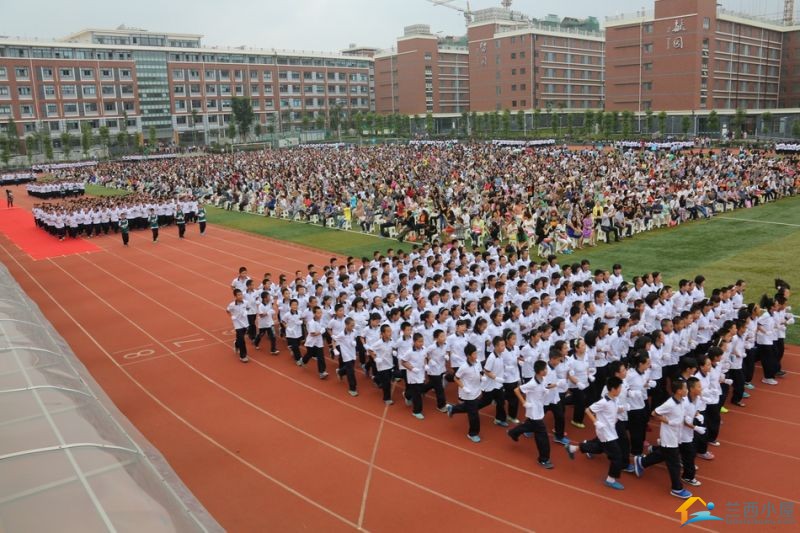 喜悅,鼓舞,感動——2014年秋東辰初中孝敬典禮 - 綿陽東辰國際學校